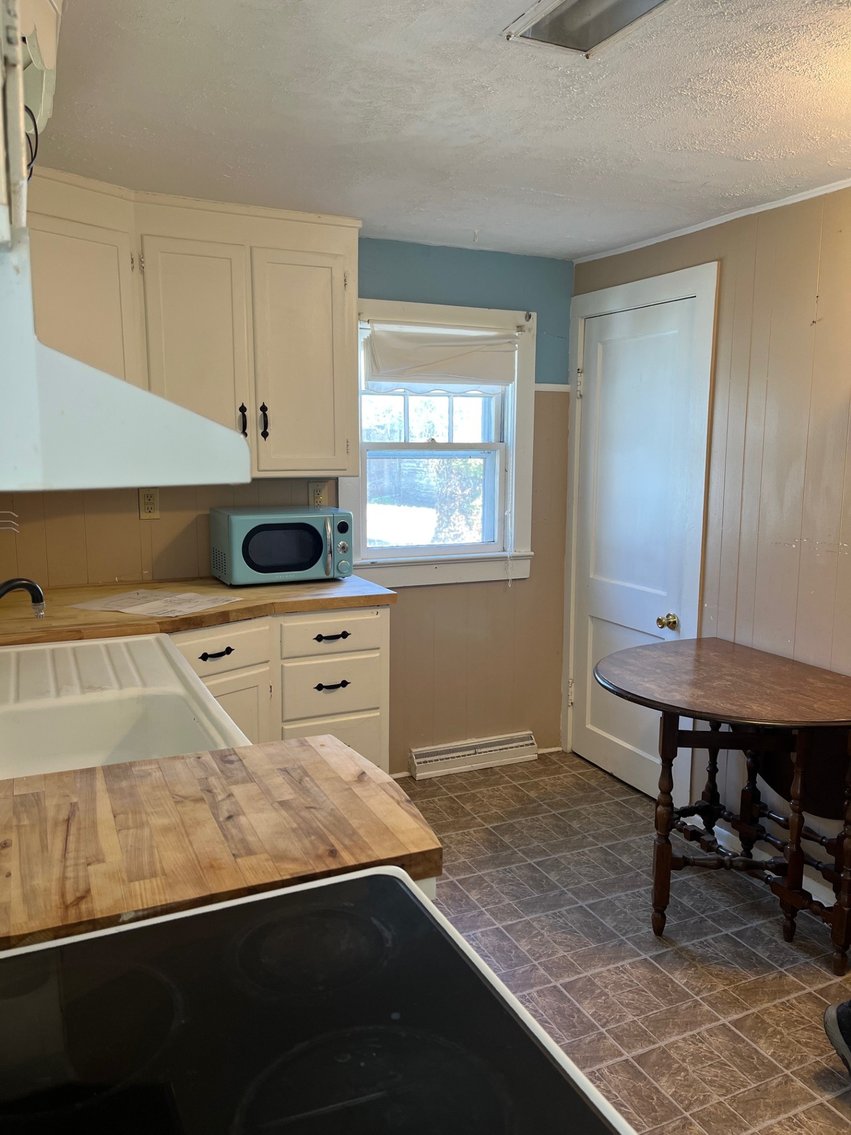 Image for Adorable 2 BR 1 Bath 624 +/- SF Bungalow on 0.7 +/- Acre in Pilesgrove Twp.