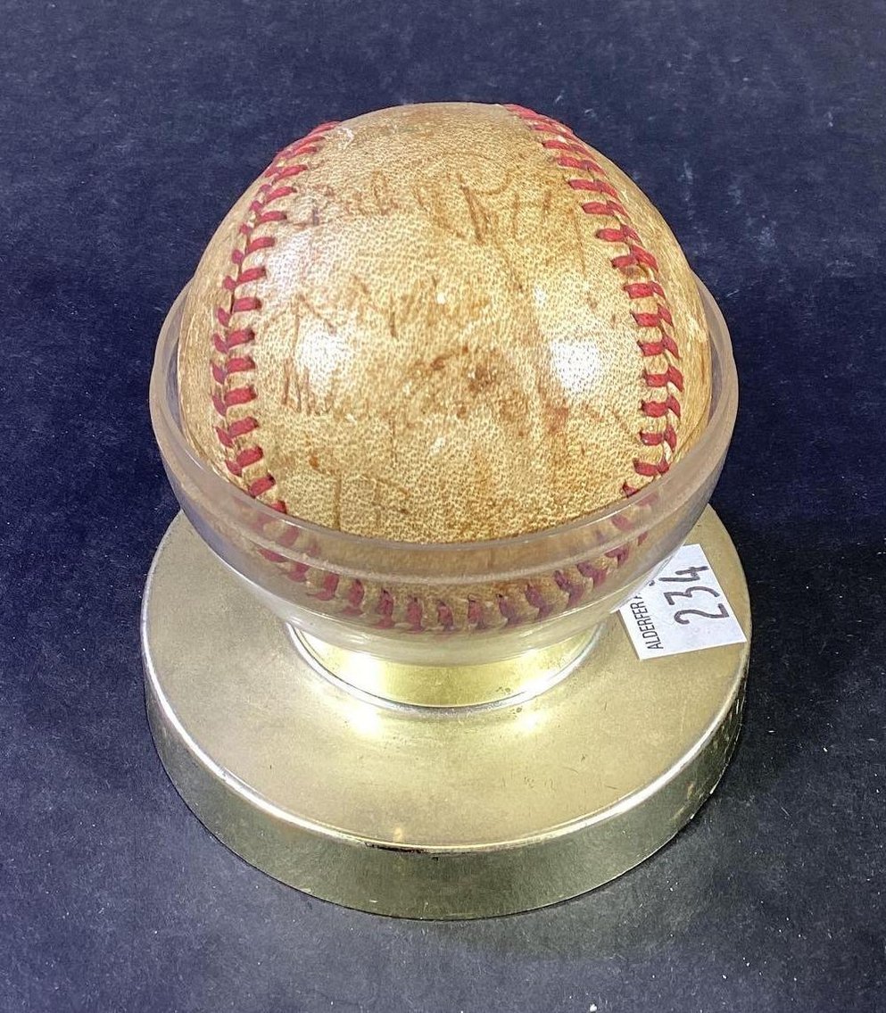 Image for Sports Memorabilia | April 3, 2024 at 8:00 PM