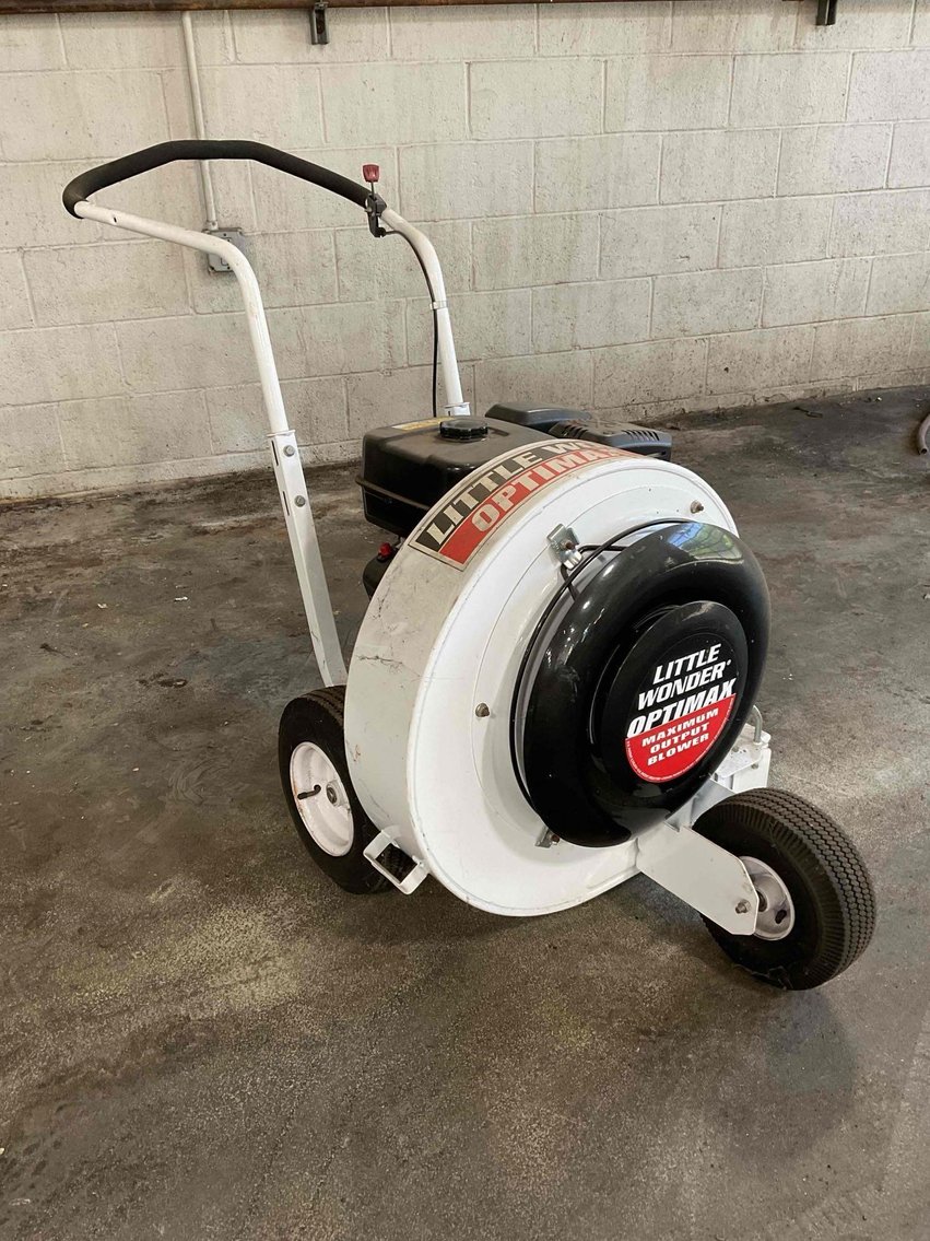 Image for Mercedes Vehicles & Auto Repair Shop Tools | C.S. Cantlin Business Liquidation | July 22, 2024 at 8:00 PM