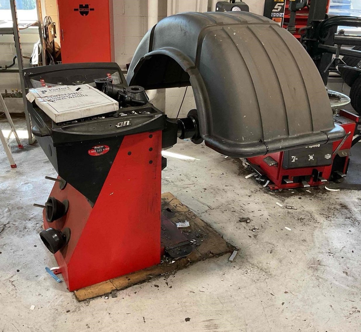 Image for Mercedes Vehicles & Auto Repair Shop Tools | C.S. Cantlin Business Liquidation | July 22, 2024 at 8:00 PM