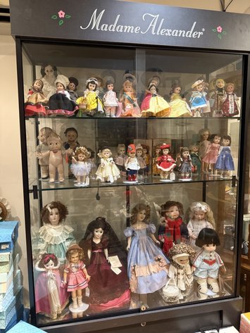 Image for Business Liquidation of Good Golly Dolly | Estate of Gloria Casale | Skippack, PA | September 8, 2025 at 8:00 PM | Part 2