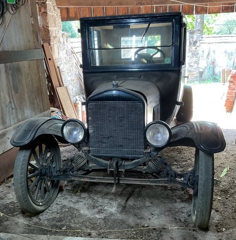 Image for Estate Sale | Phoenixville, PA | September 22, 2025 at 8:00 PM