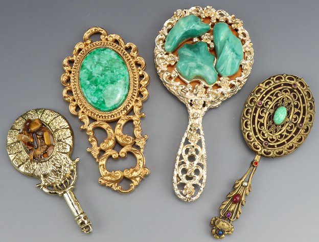 Image for Vintage Accessories | October 8, 2025 at 8:00 PM