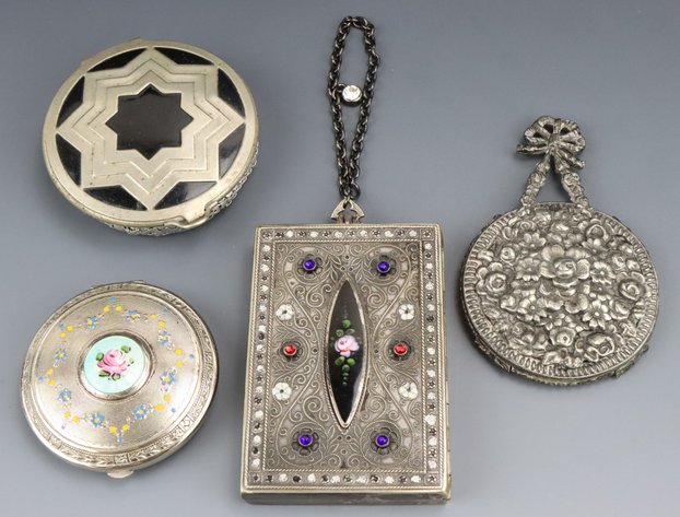 Image for Vintage Accessories | October 8, 2025 at 8:00 PM