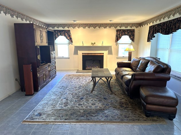 Image for Sold! Real Estate For Auction | 2801 Denbeigh Drive, Hatfield, PA 19440 | December 11, 2025 at 4:00 PM