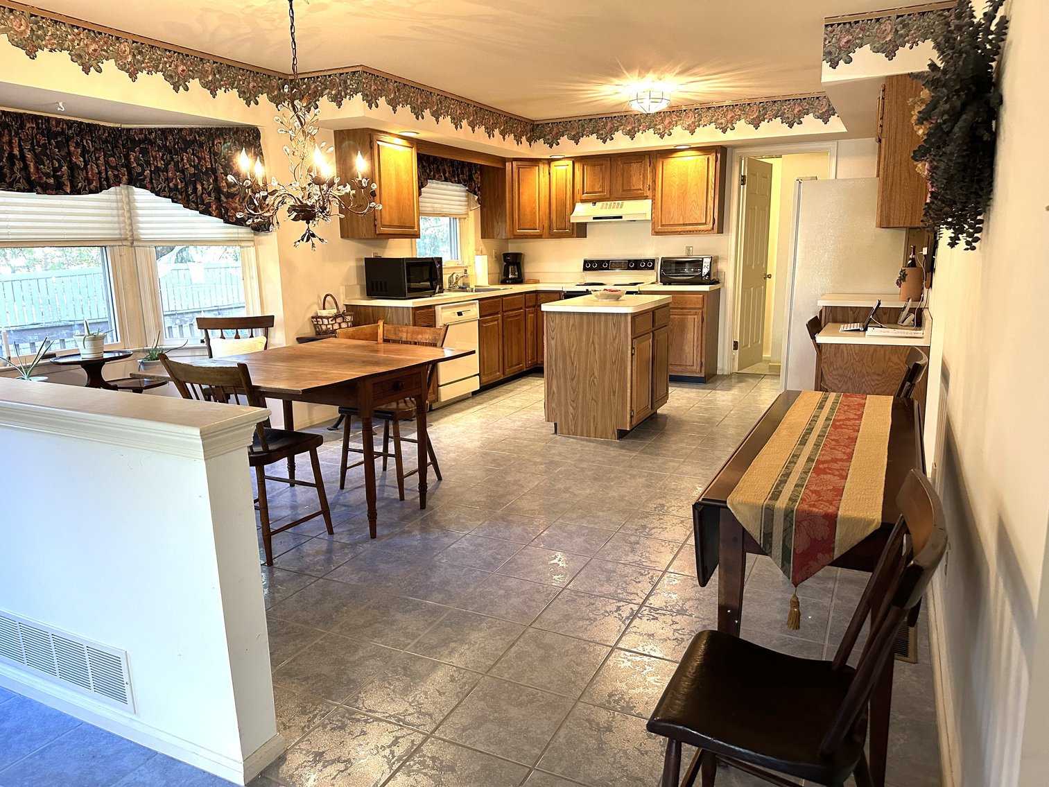 Image for Sold! Real Estate For Auction | 2801 Denbeigh Drive, Hatfield, PA 19440 | December 11, 2025 at 4:00 PM