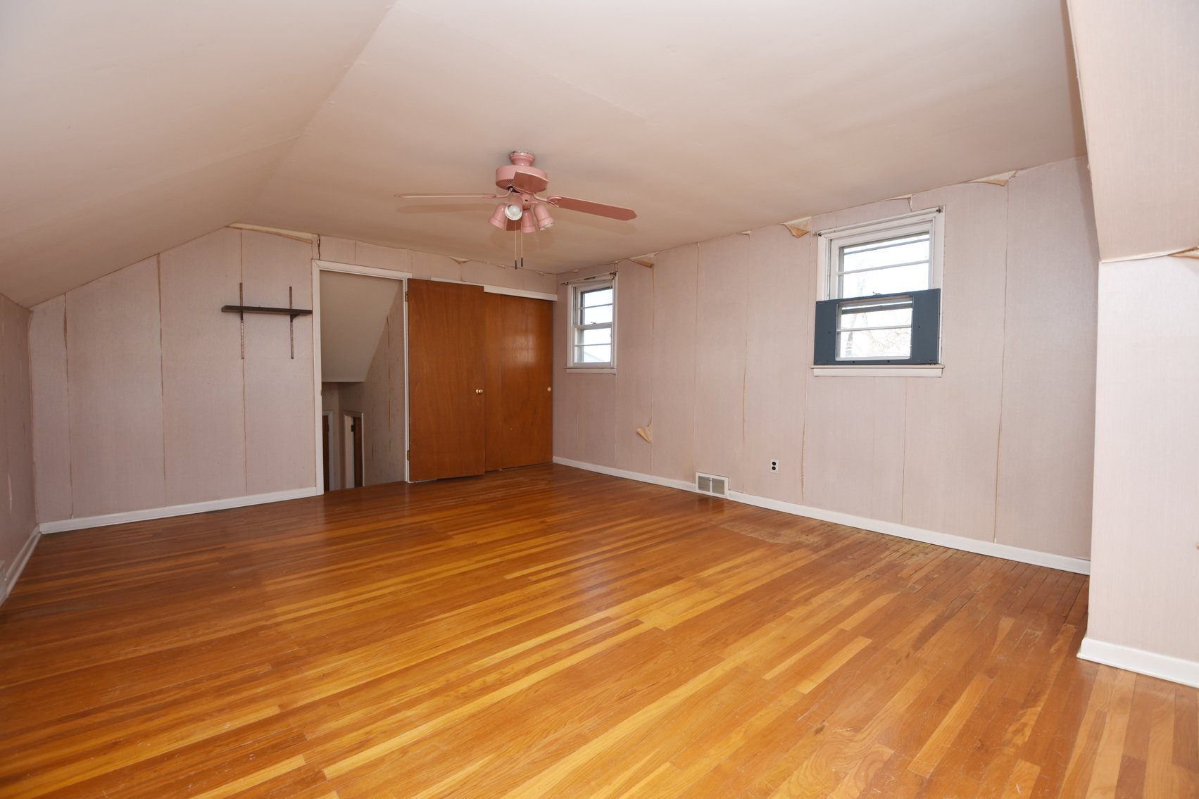 Image for Sold! Real Estate For Auction | 217 Cherry Lane, Lansdale, PA 19446 | December 16, 2025 at 4:00 PM