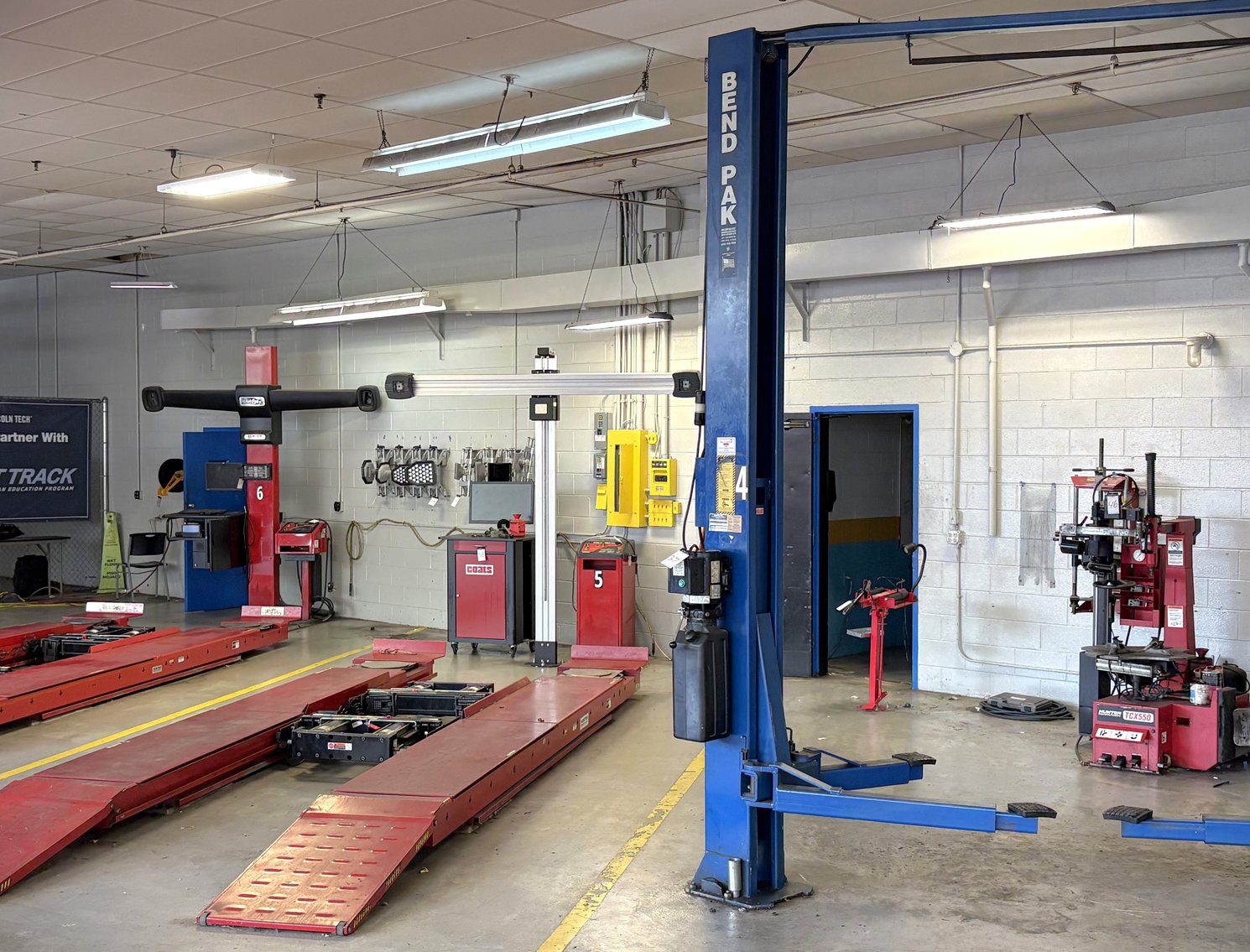 Image for Lincoln Tech Philadelphia - Automotive School