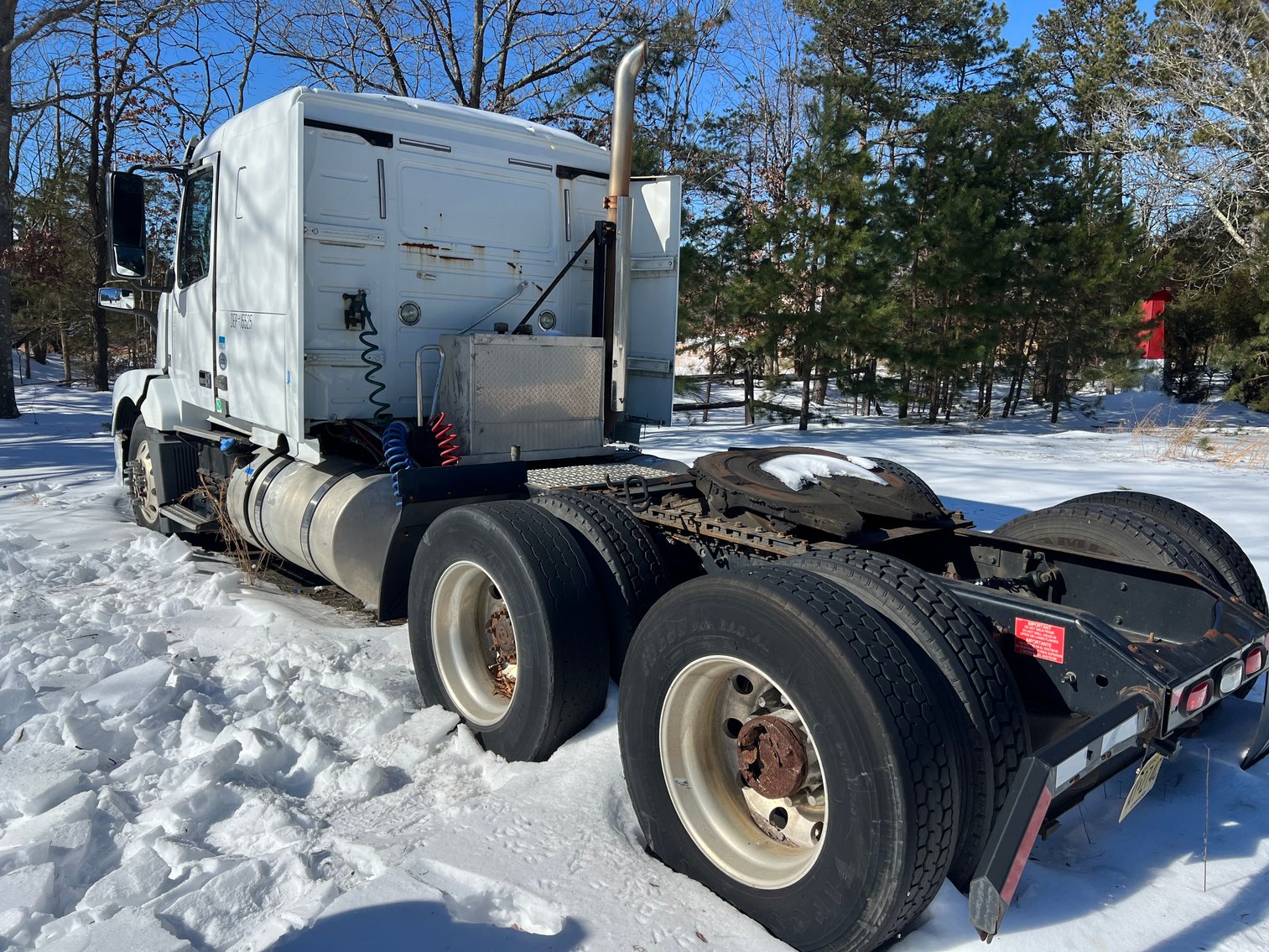 Image for 2015 Volvo VNL 400 Tandem Axle, Sleeper Cab, Truck Tractor