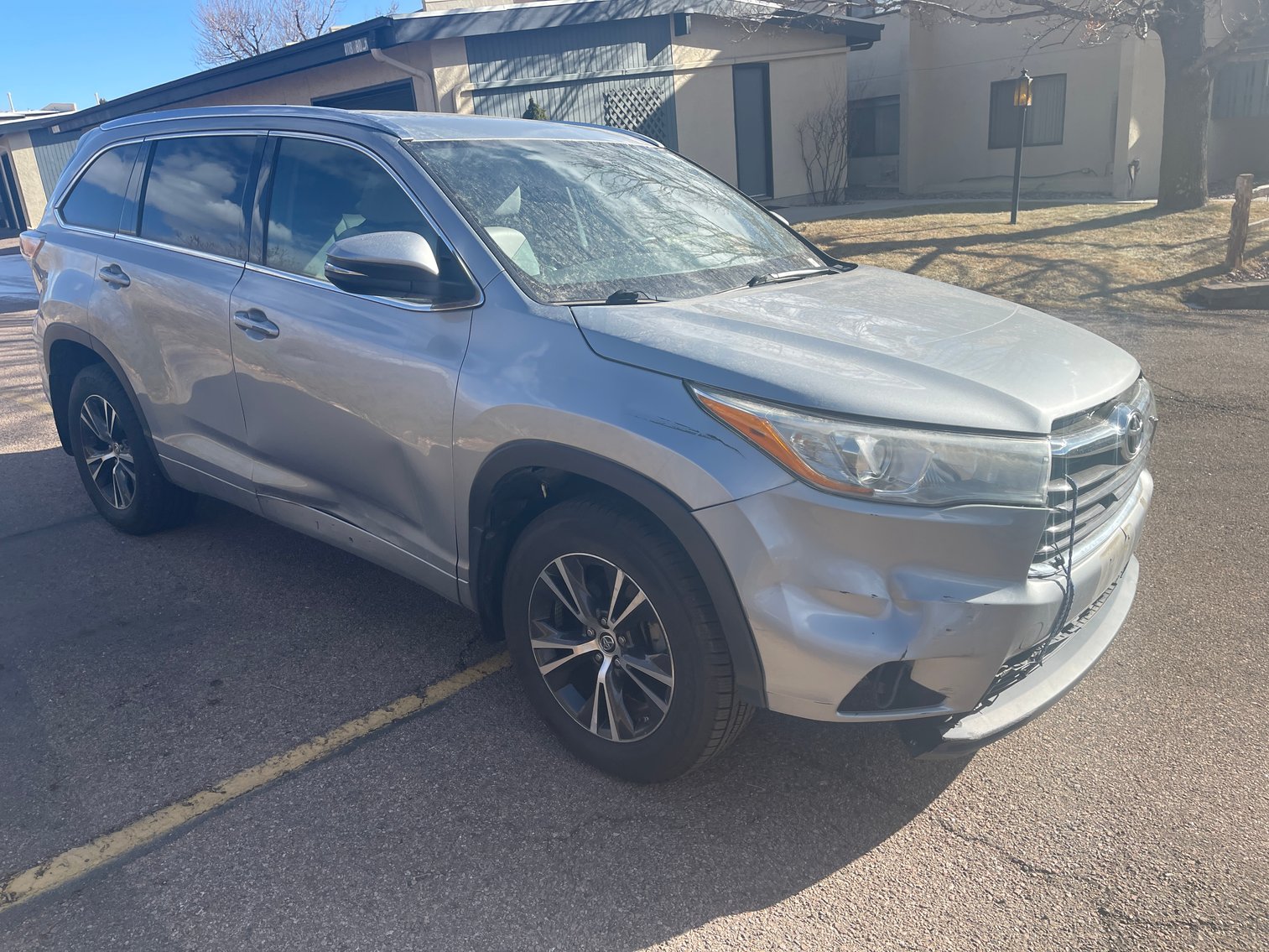 Image for 2016 Toyota Highlander AWD. Low miles