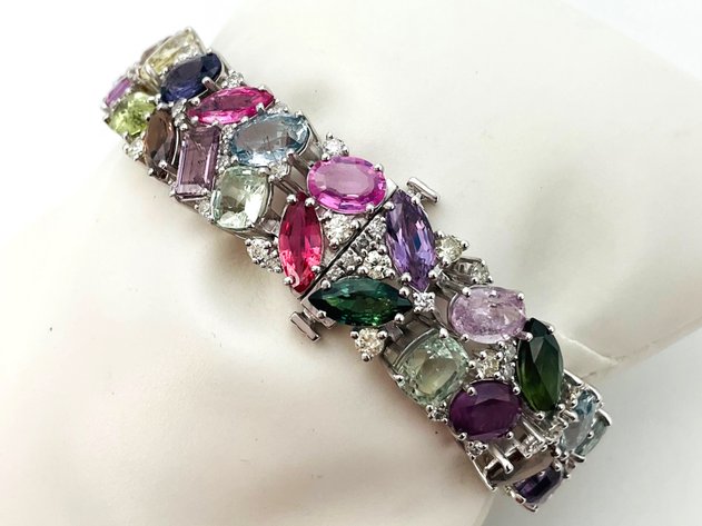 Image for Holiday Bling! Jewelry December 2024