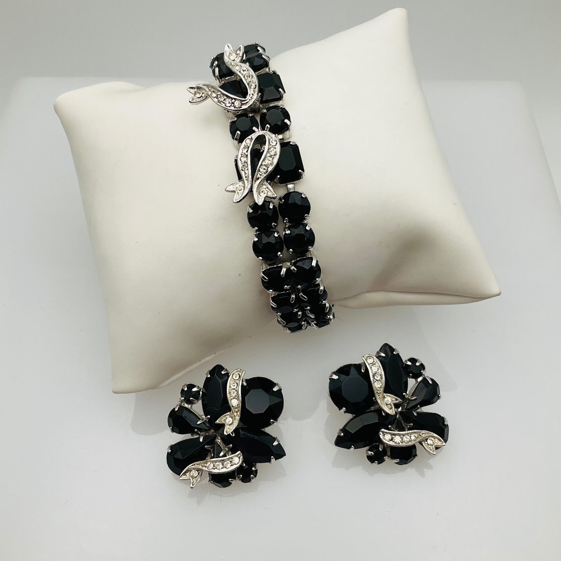 Image for September Jewelry 2025