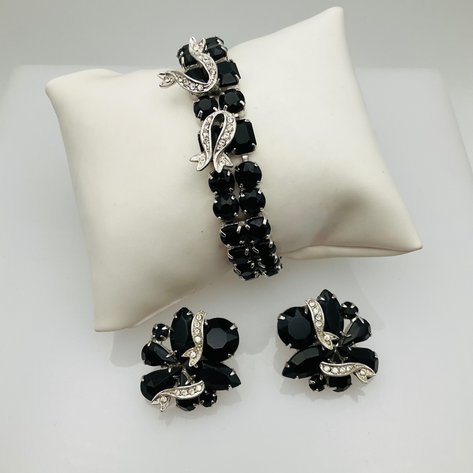 Image for September Jewelry 2025