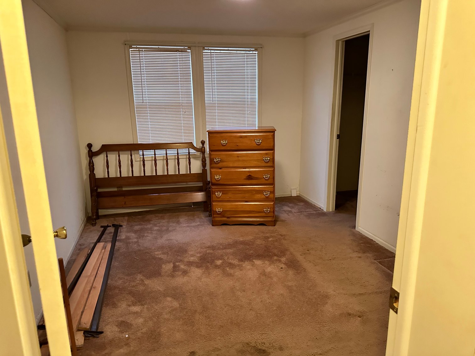 Troutman Home with 2+/- Acres and Multiple Out Buildings Auction