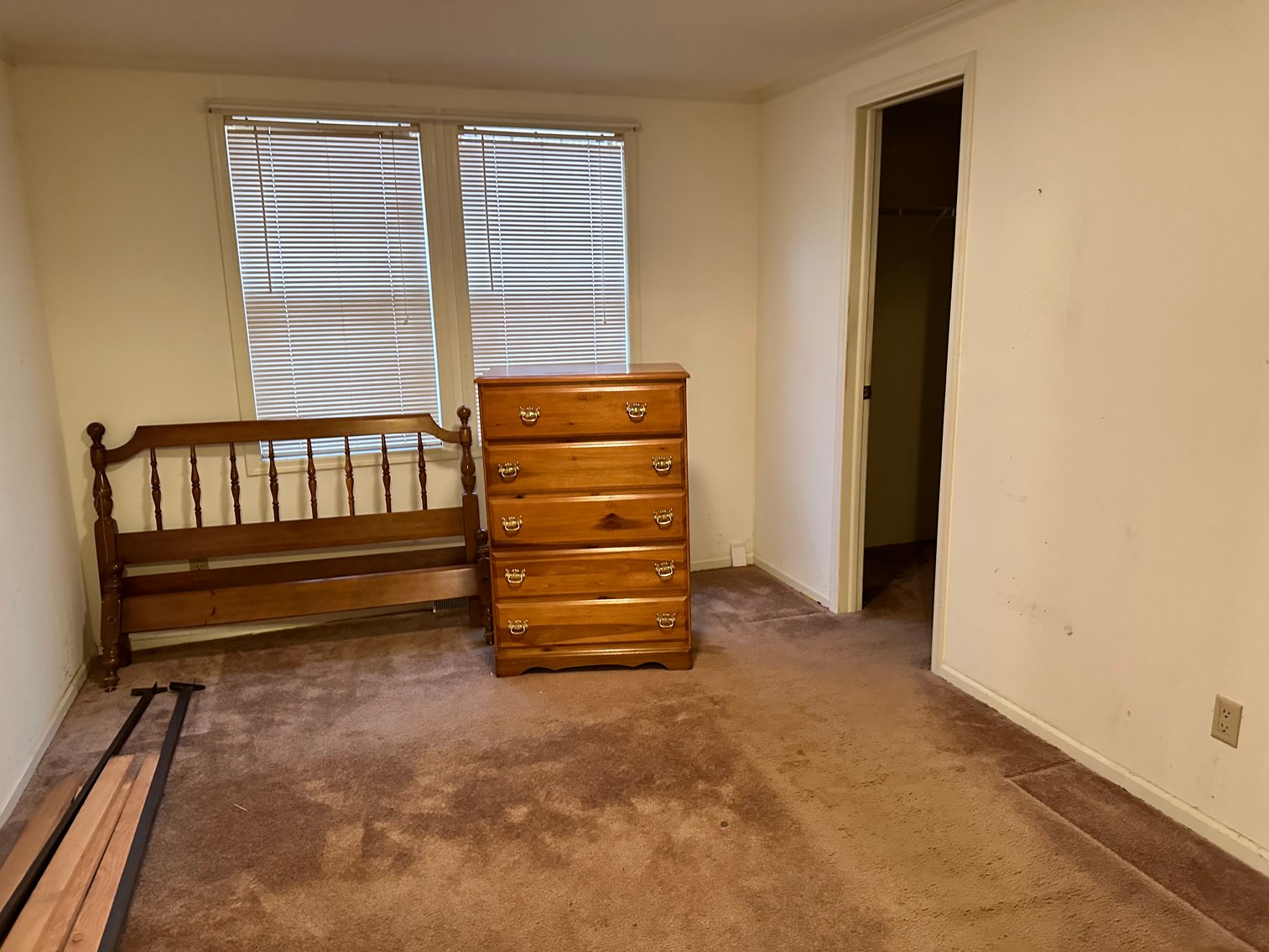 Troutman Home with 2+/- Acres and Multiple Out Buildings Auction