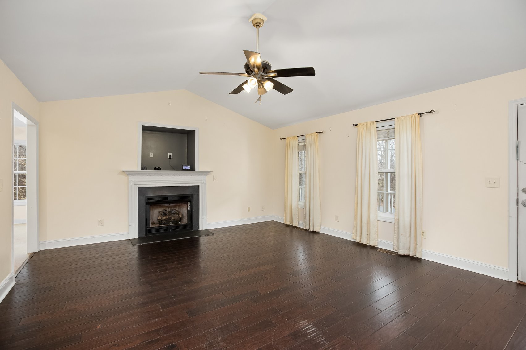 Charming Pleasant Garden Home on Spacious Lot with Large Shop