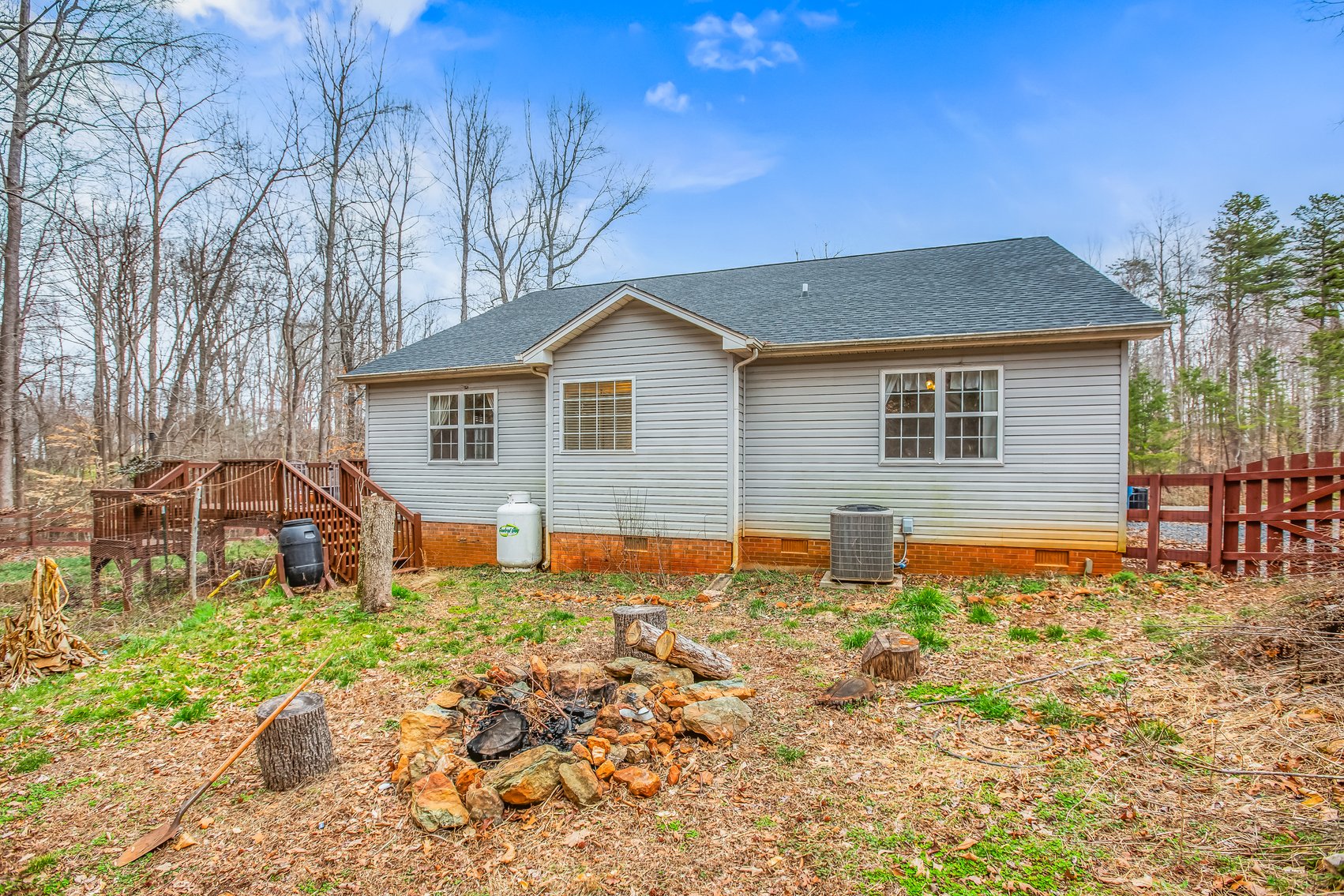 Charming Pleasant Garden Home on Spacious Lot with Large Shop