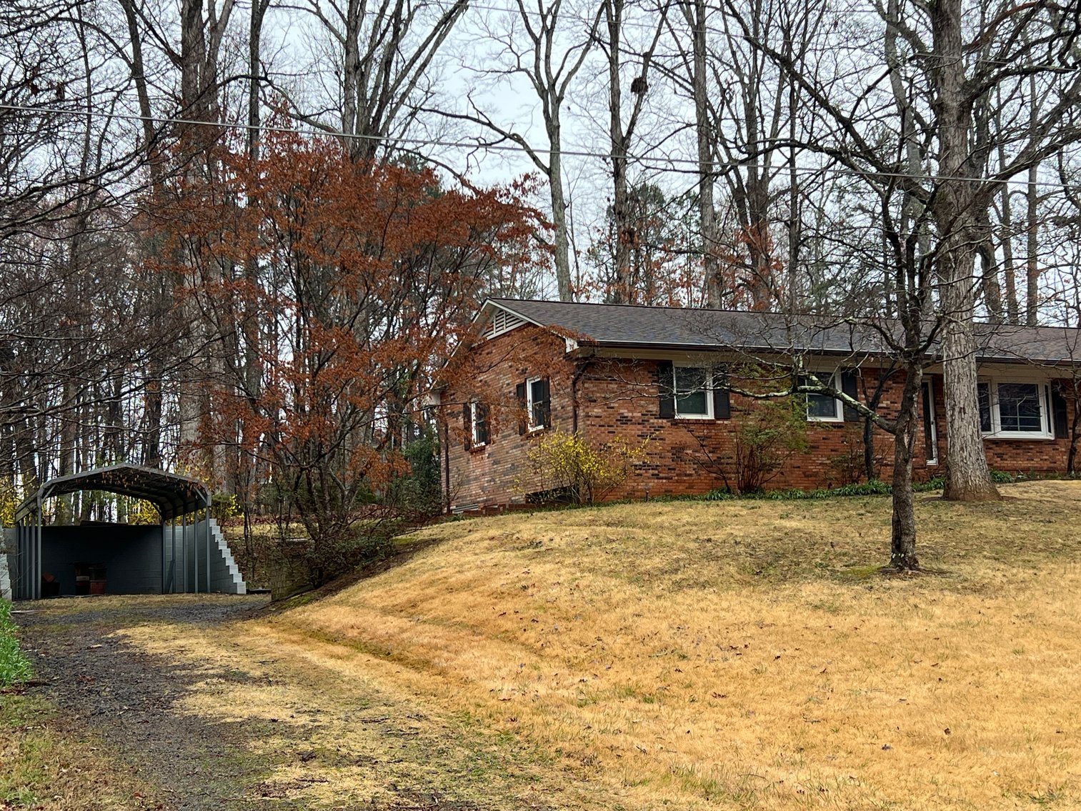 Advance Brick Rancher Auction