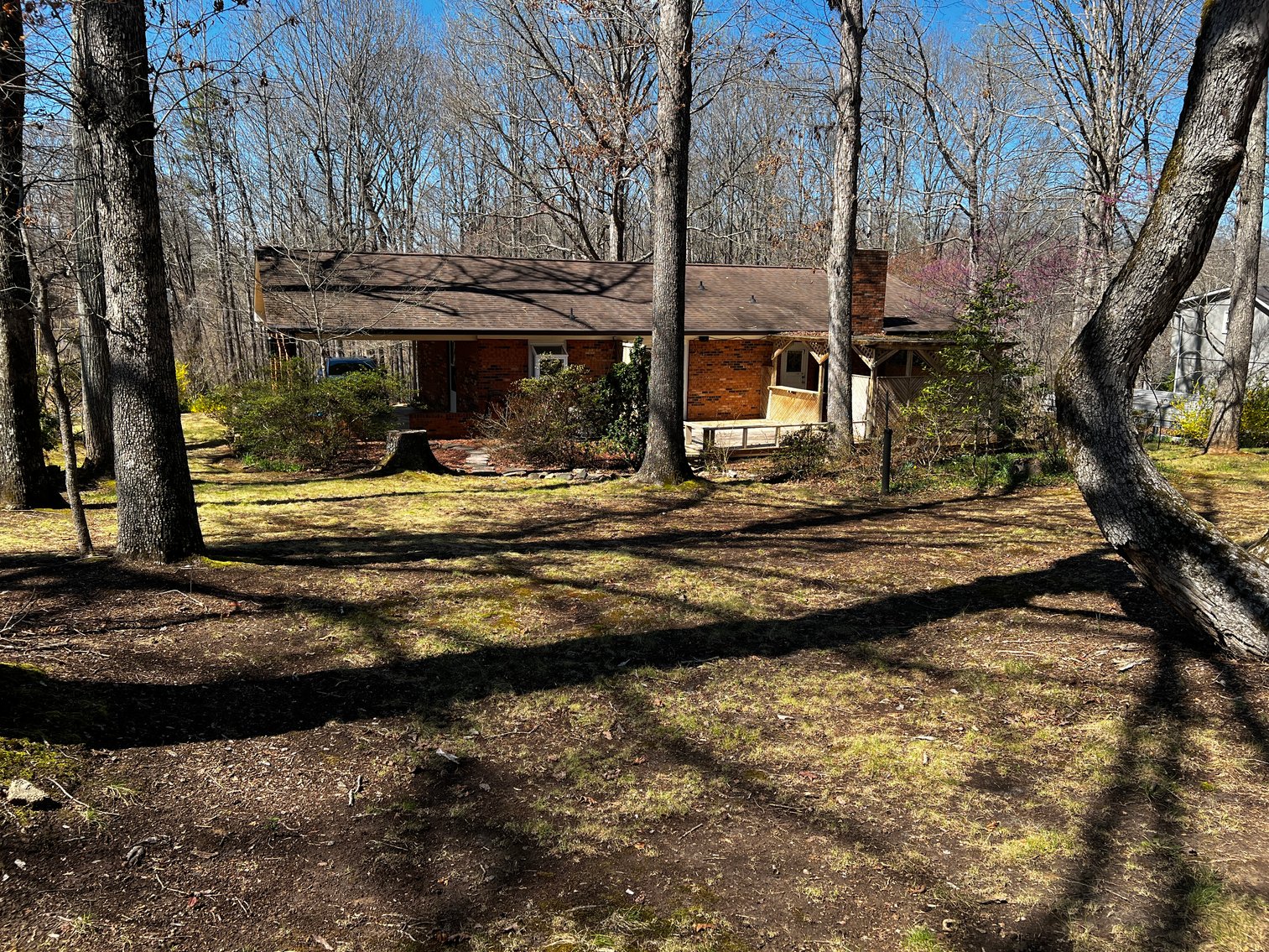 Advance Brick Rancher Auction