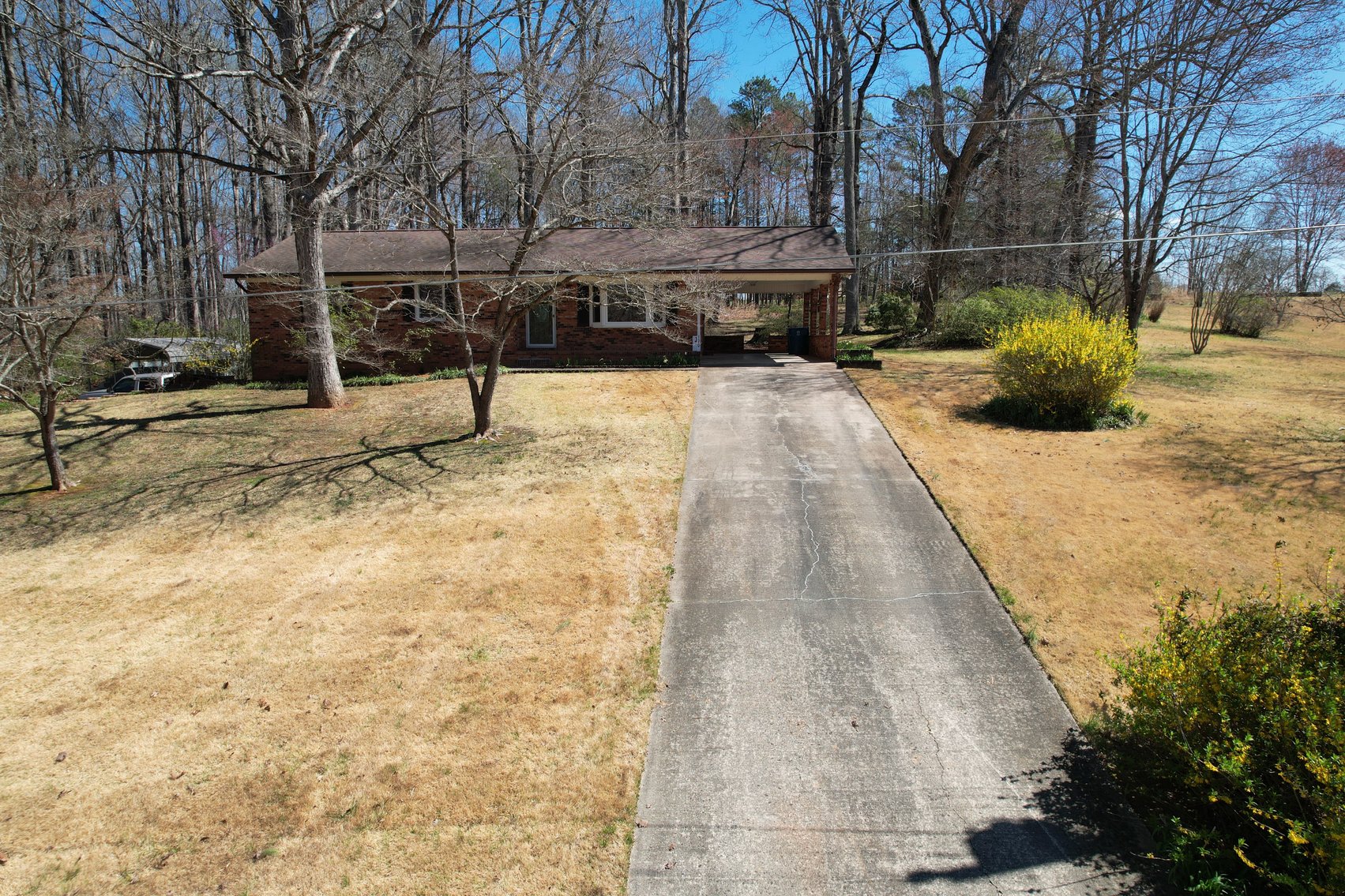 Advance Brick Rancher Auction