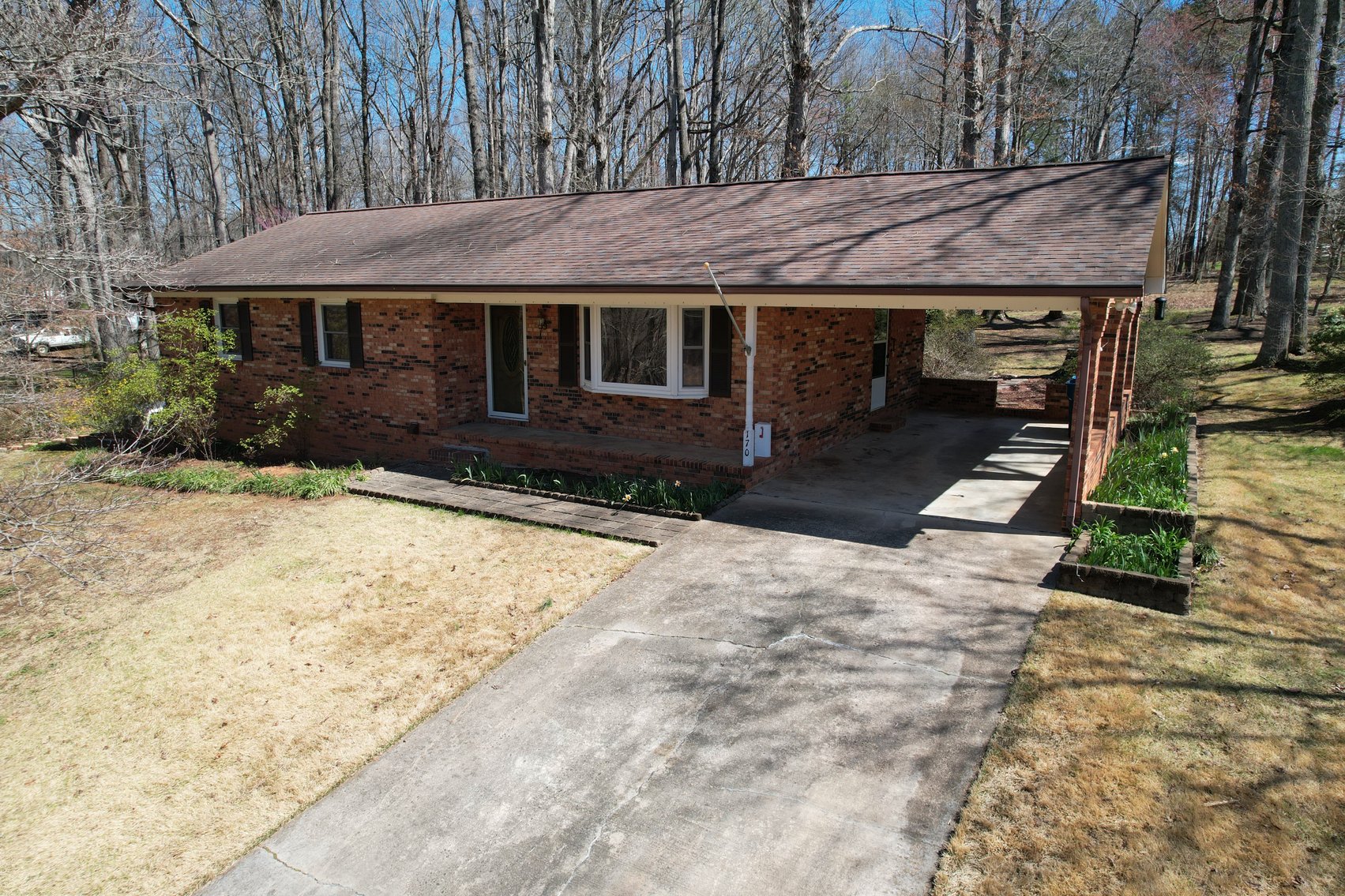 Advance Brick Rancher Auction