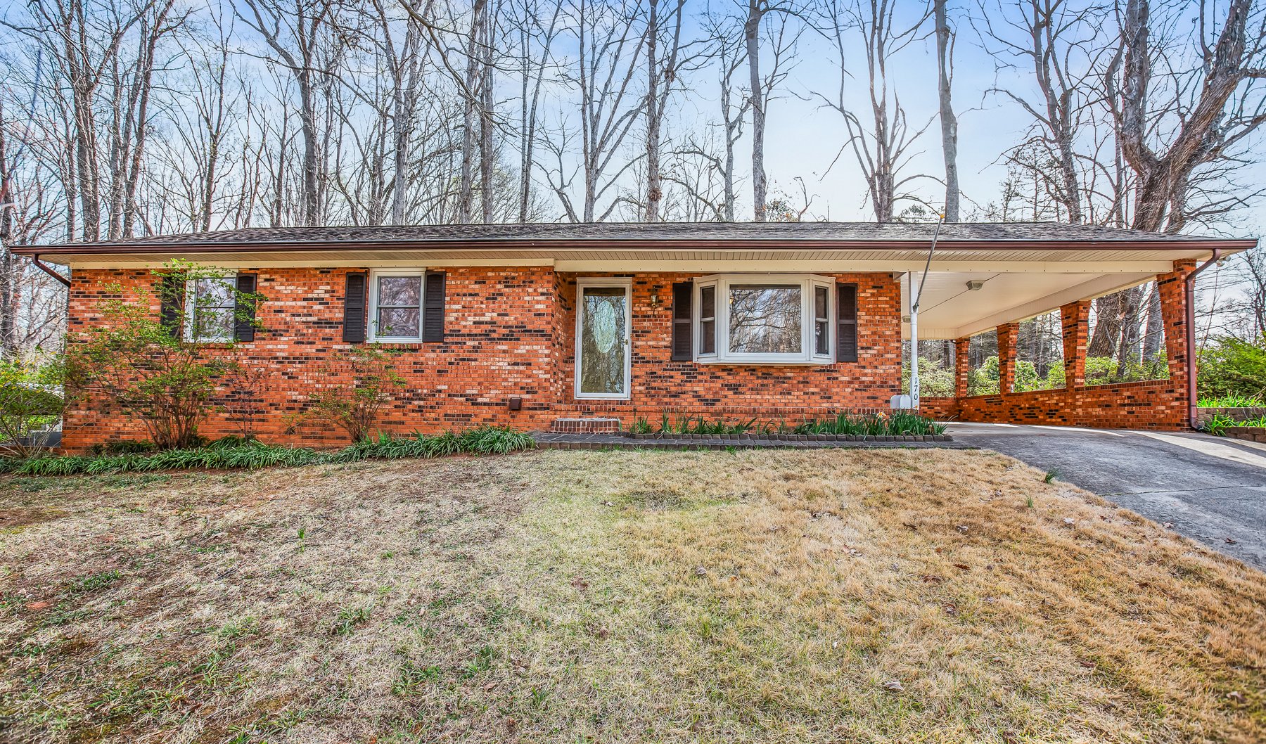 Advance Brick Rancher Auction