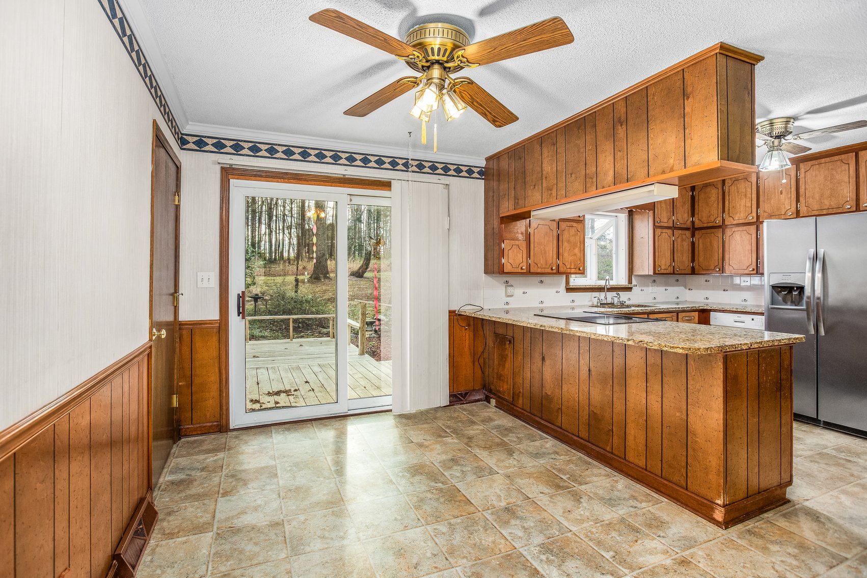 Advance Brick Rancher Auction