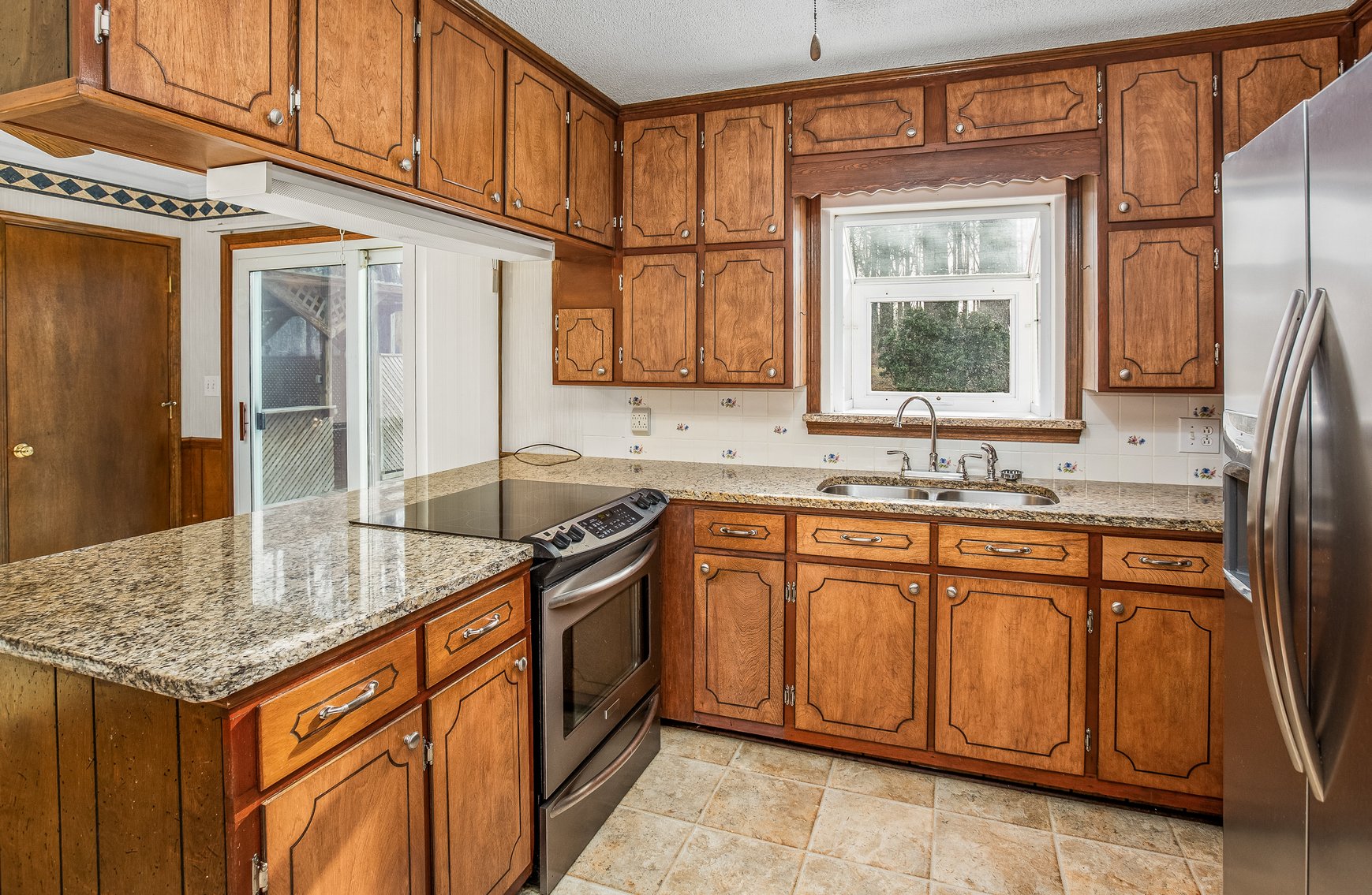 Advance Brick Rancher Auction