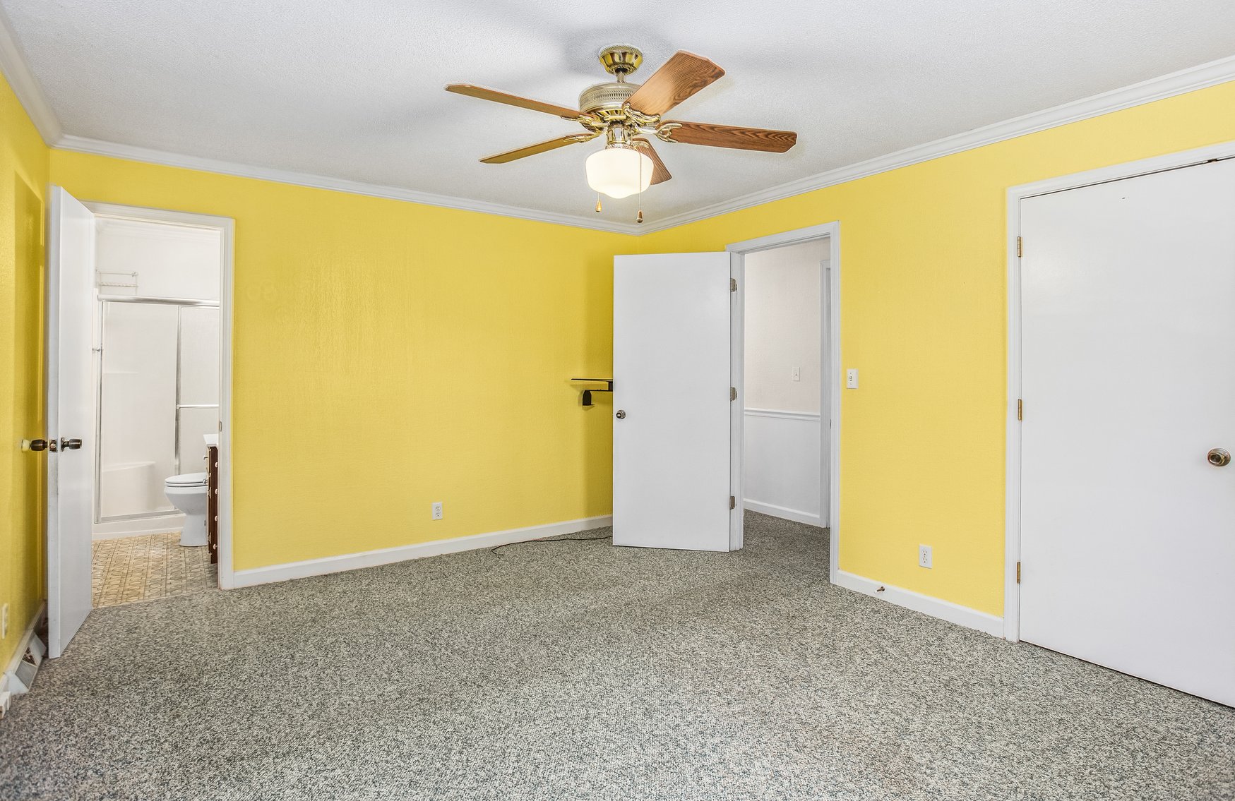 Advance Brick Rancher Auction