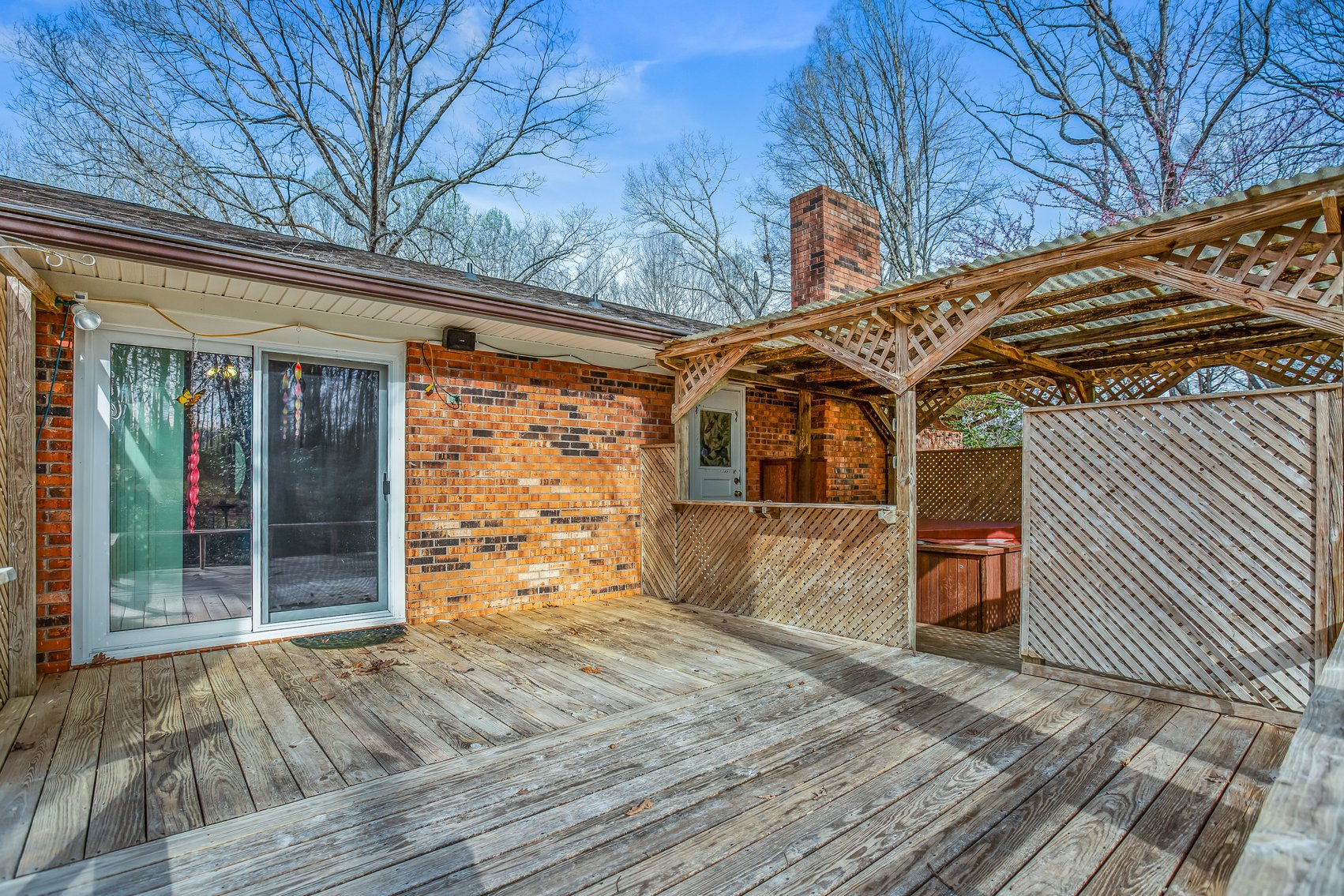 Advance Brick Rancher Auction