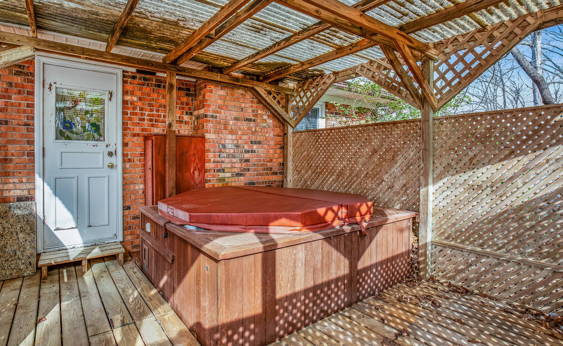 Advance Brick Rancher Auction