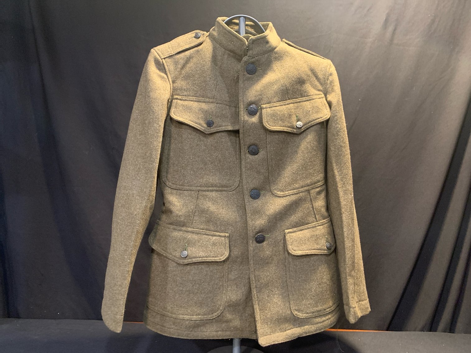 Vintage Military & Sportsman Auction