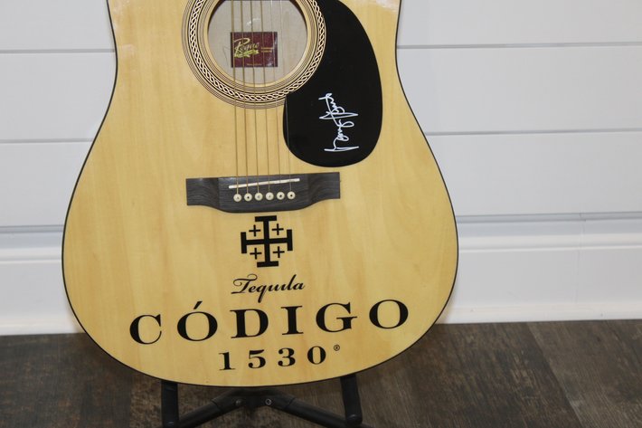 Image for George Strait Código 1530 Tequila Signed Guitar