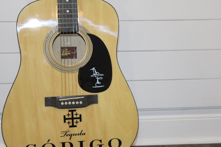 Image for George Strait Código 1530 Tequila Signed Guitar