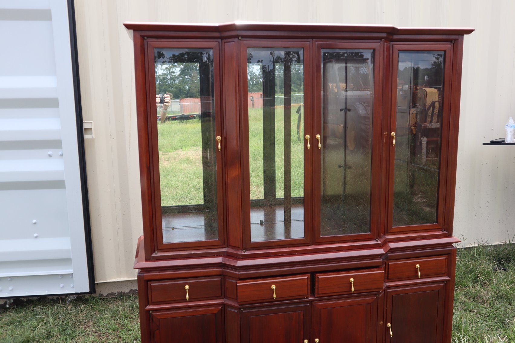 Image for October Gallery – Collectibles, Sports Memorabilia, Jewelry, Antiques, China, Furniture, and More!