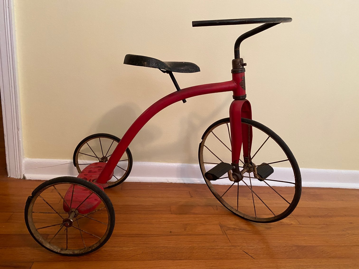 Image for Thomas County Estate Featuring Vintage Furniture, Home Decor and More!