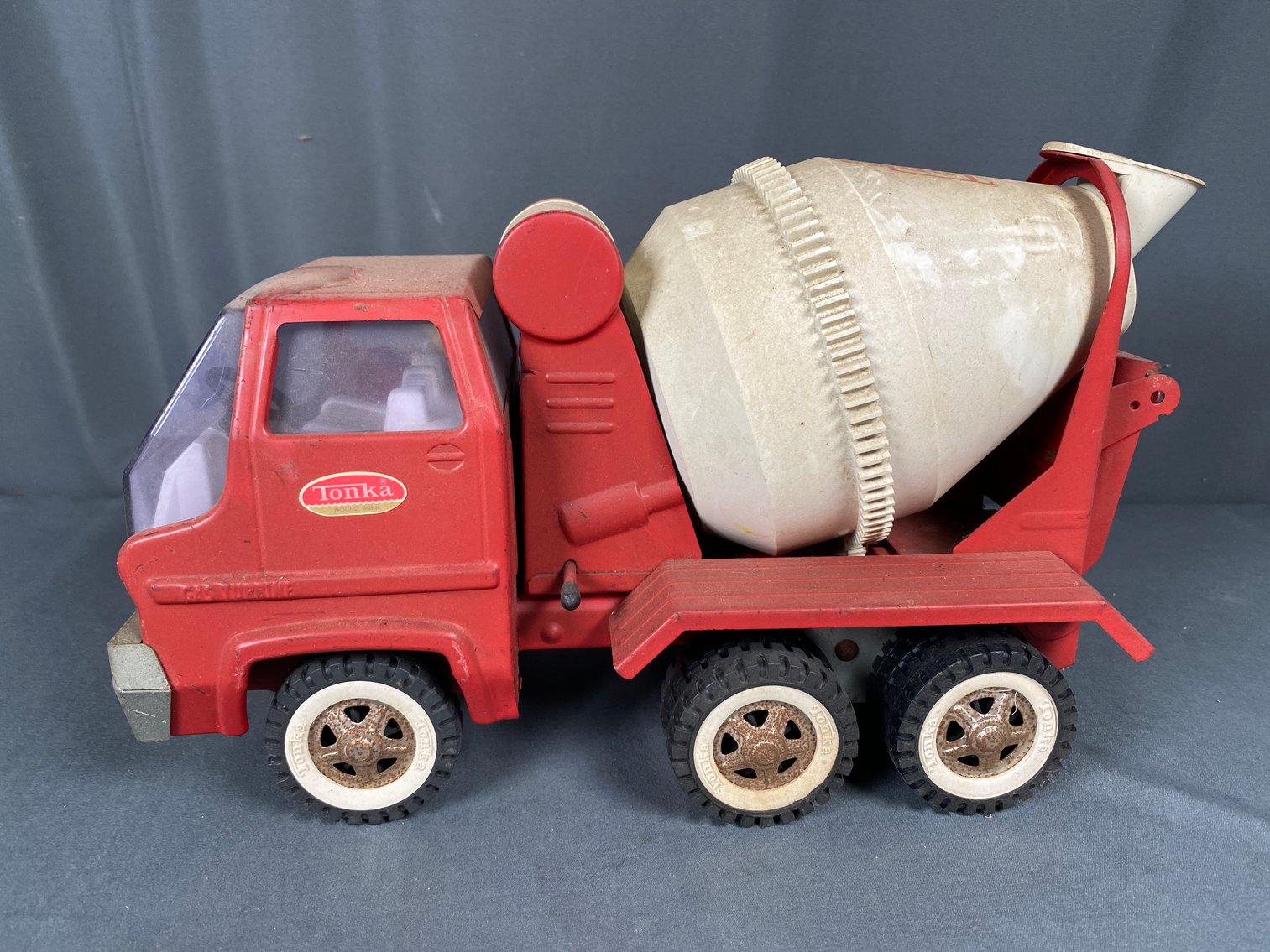 Image for Estate of Stacy and Wynette Suber Day 1 Featuring Equipment, Pottery, Boats, Sporting Goods and More