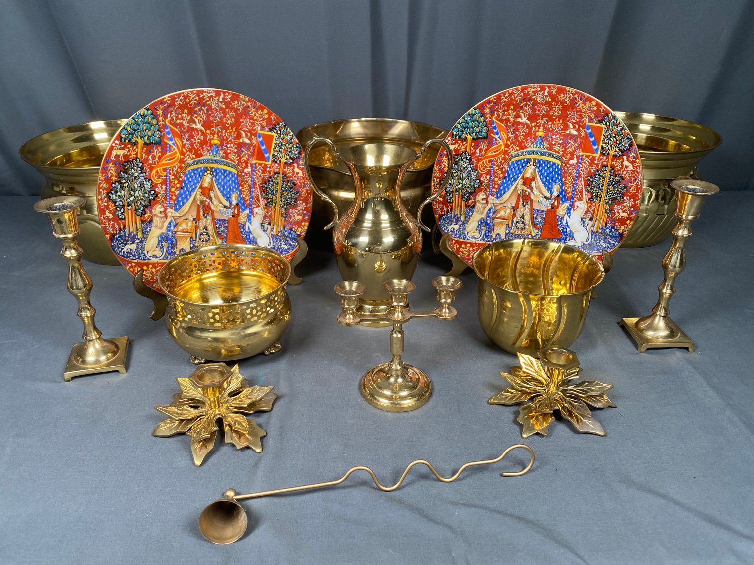 Image for Estate of Stacy and Wynette Suber Day 2 Featuring Antique Glassware, Furniture, Decor and More!