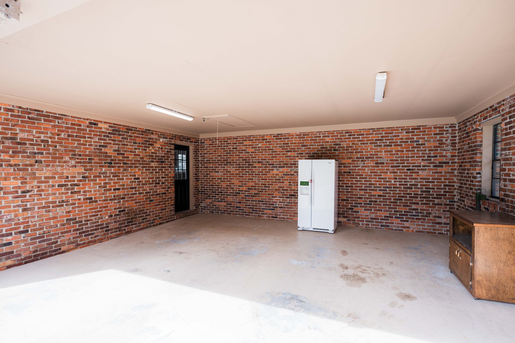 Image for 6.74+/- Acres and Home on Miller Bridge Road, Northern Lowndes County