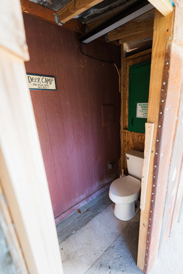 Image for 6.74+/- Acres and Home on Miller Bridge Road, Northern Lowndes County