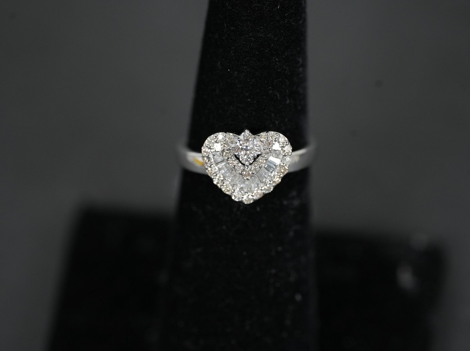 Image for Gold, Diamond and Pearl Jewelry, Artwork, Vintage Furniture, Home Decor, and More!