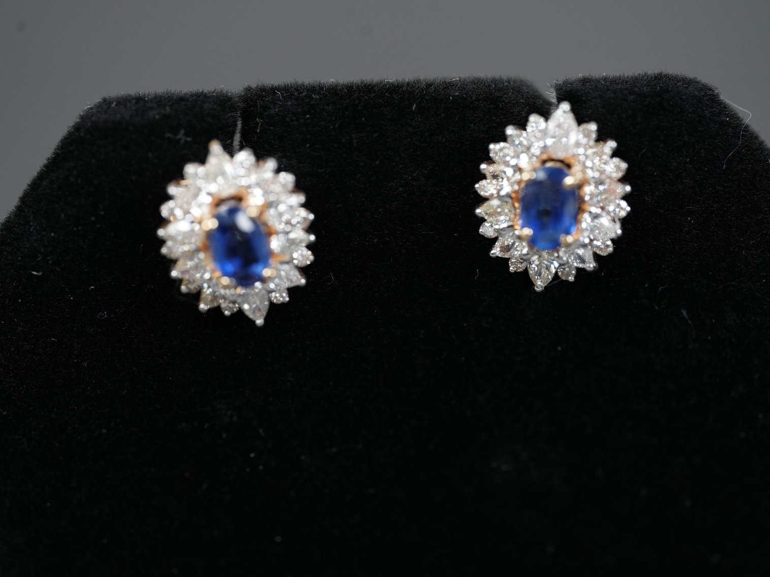 Image for Gold, Diamond and Pearl Jewelry, Artwork, Vintage Furniture, Home Decor, and More!