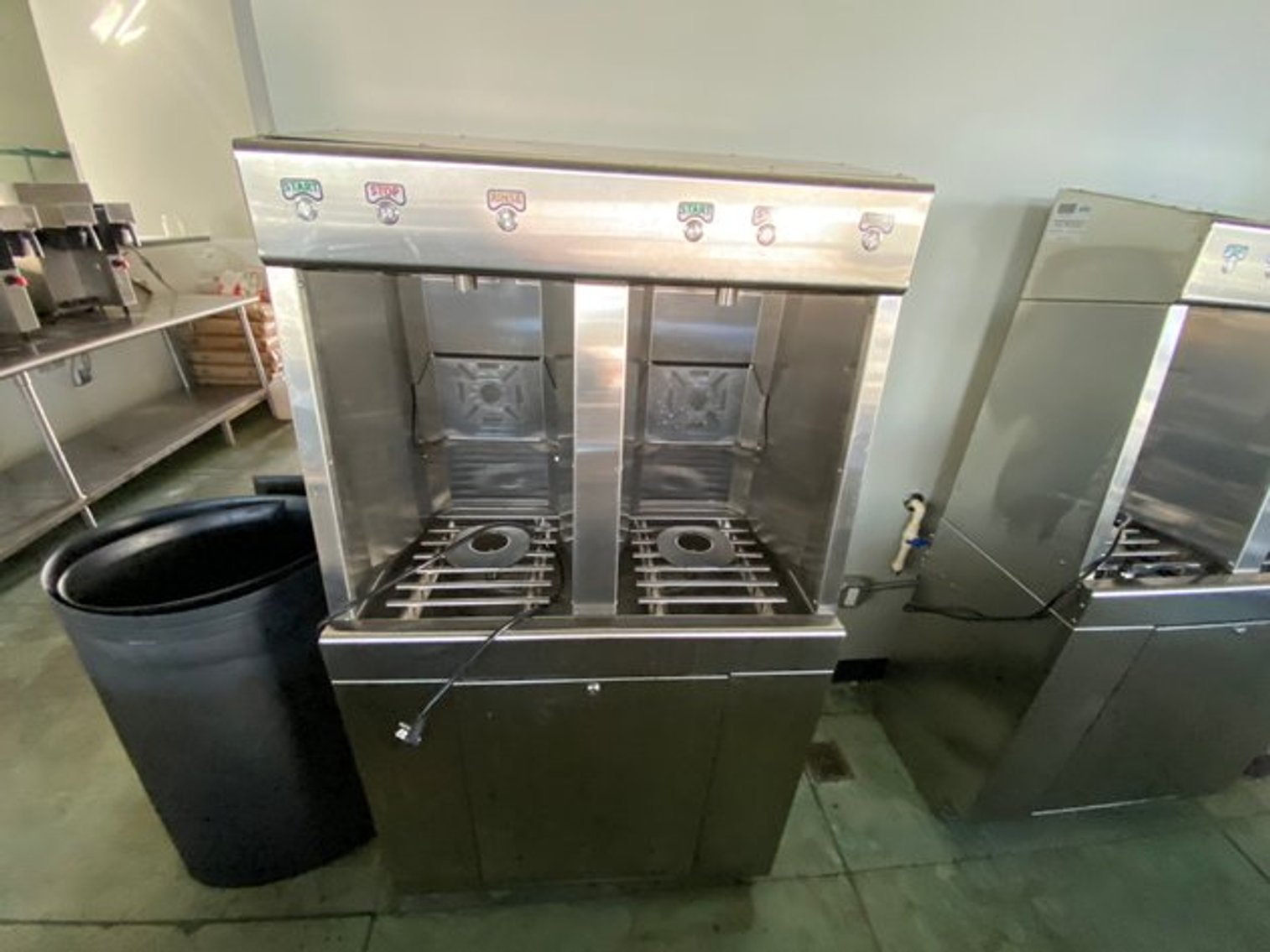 Image for Commercial Kitchen Closeout – High-Quality Beverage & Restaurant Equipment