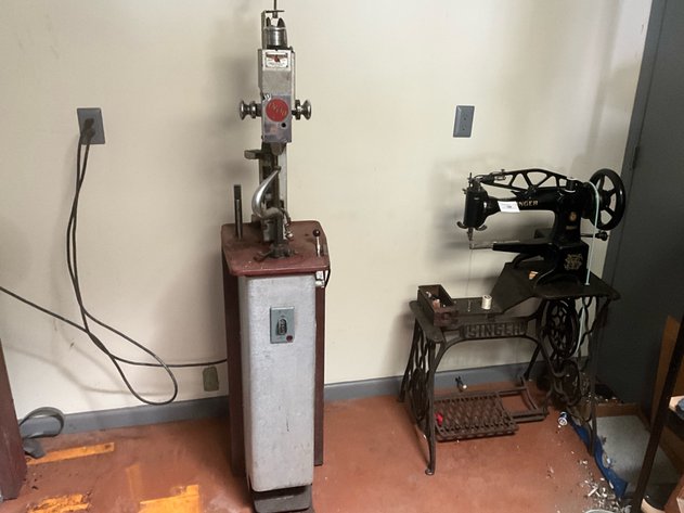 Image for Complete Liquidation of Shoe Shop in Pearisburg, Virginia