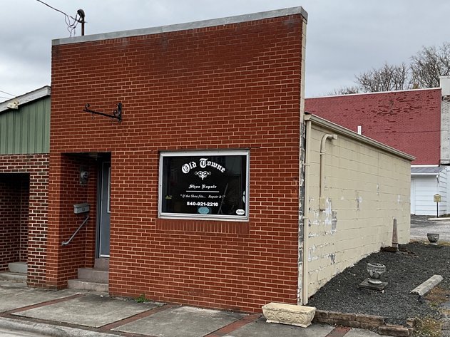 Image for Storefront Pearisburg Real Estate Live Auction