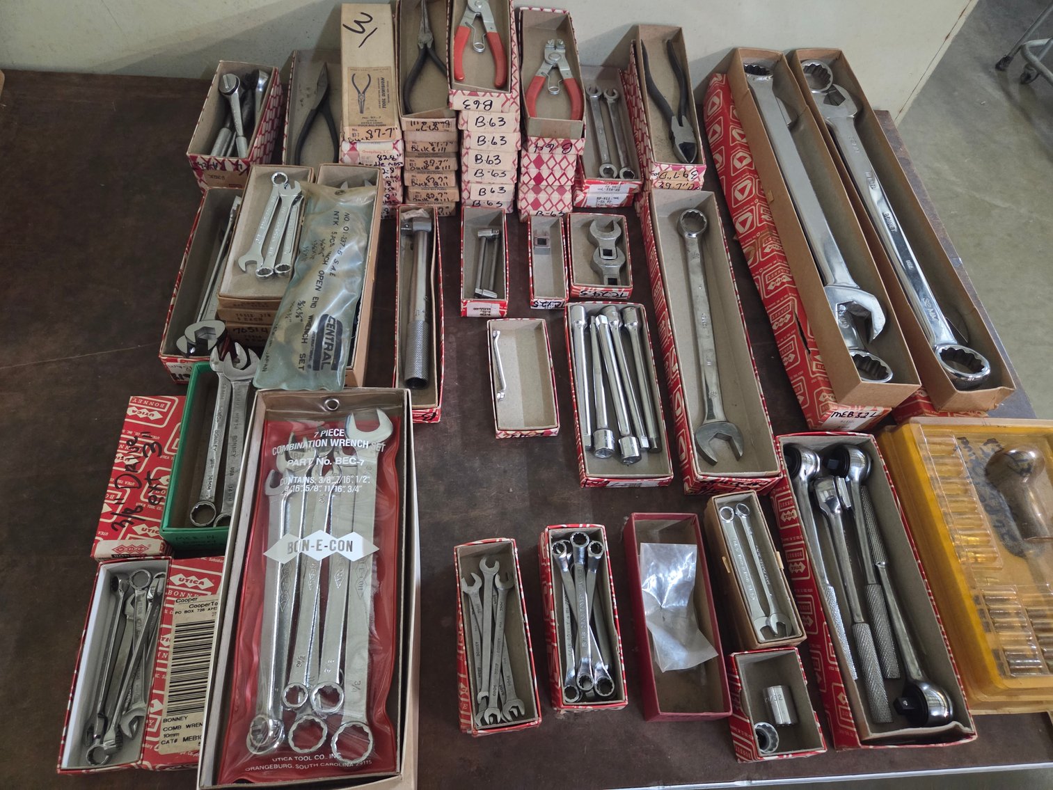 Image for Hardware, Tools & Equipment – Online Auction