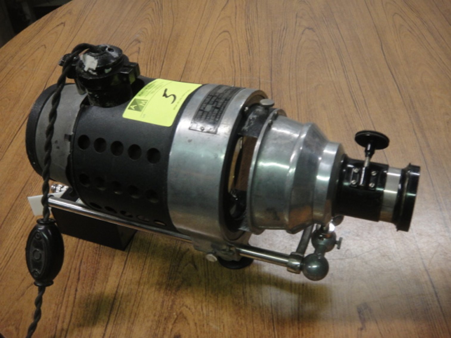 Image for Eccentric Estate Auction: Vintage Mechanical /Laboratory/Test/Audio Equipment & More