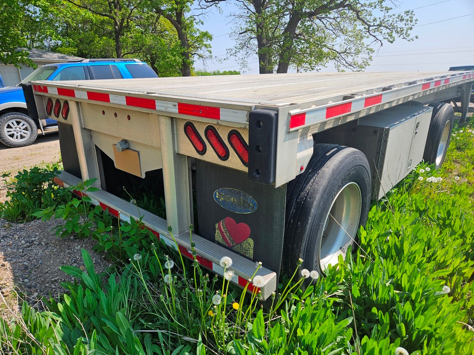 Image for 2020 Peterbilt 567 Sleeper Tractor & (2) 2021 Transcraft Alum SE 48' Flatbed Trailers