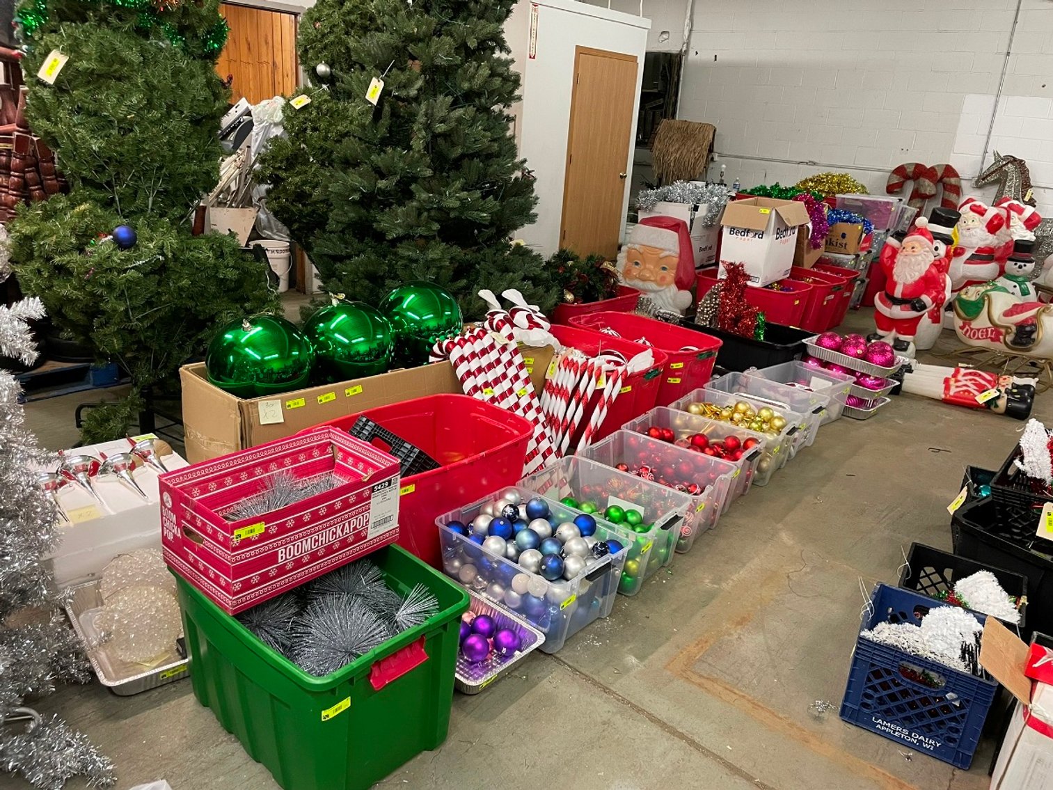 Image for Psycho Suzi's Christmas and Holiday Decor Plus More