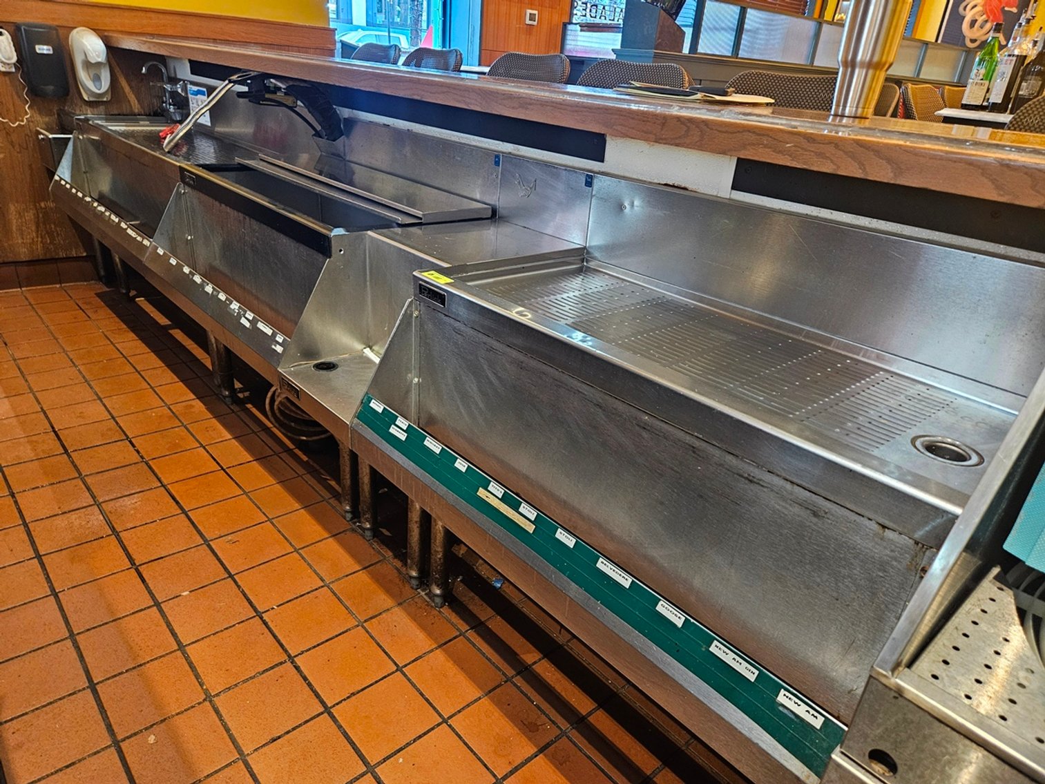 Image for Salut Bar Americain Decor & Furniture